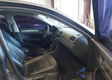 2014 Volkswagen Passat 1.8T Wolfsburg Edition из США, поврежденный, VIN 1VWAT7A34EC021644